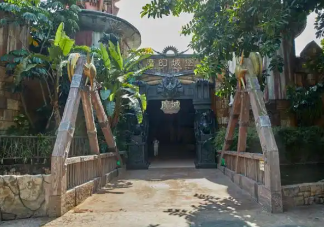 越肩视角一起呈现瞄准光效更能够跟从转向对敌人进行瞄准 越肩视角一起呈现瞄准光效更能够跟从转向对敌人进行瞄准